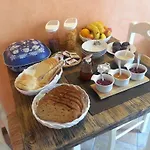 Il Feriolo לינה וארוחת בוקר באוונו