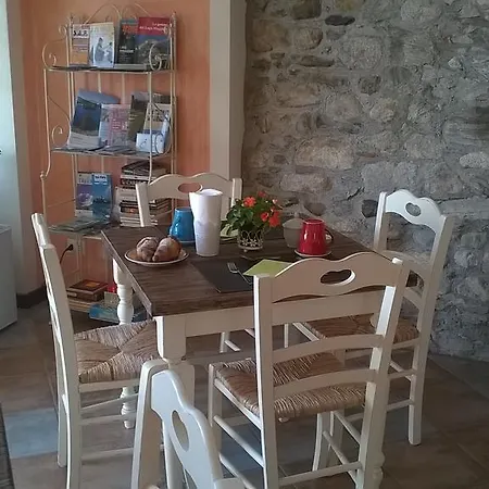 לינה וארוחת בוקר Il Feriolo באוונו