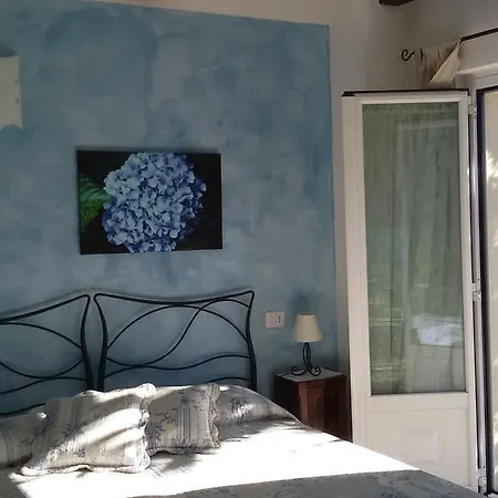 Il Feriolo Oda ve Kahvaltı 3*